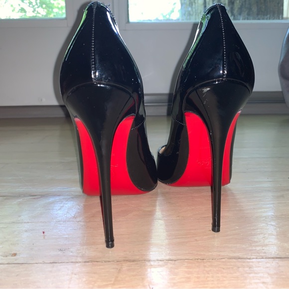 So Kate Patent Pointed-Toe Red Sole Pump - Picture 3 of 11